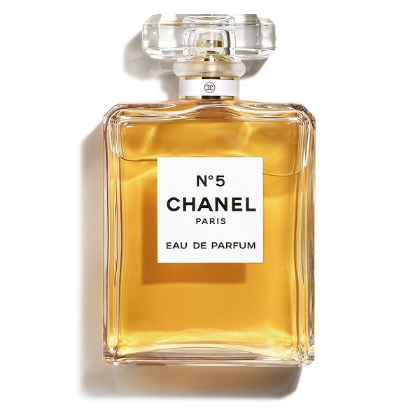 写真：シャネル N°5 オードゥ パルファム （50ml）￥17,600／（100ml）￥24,200 