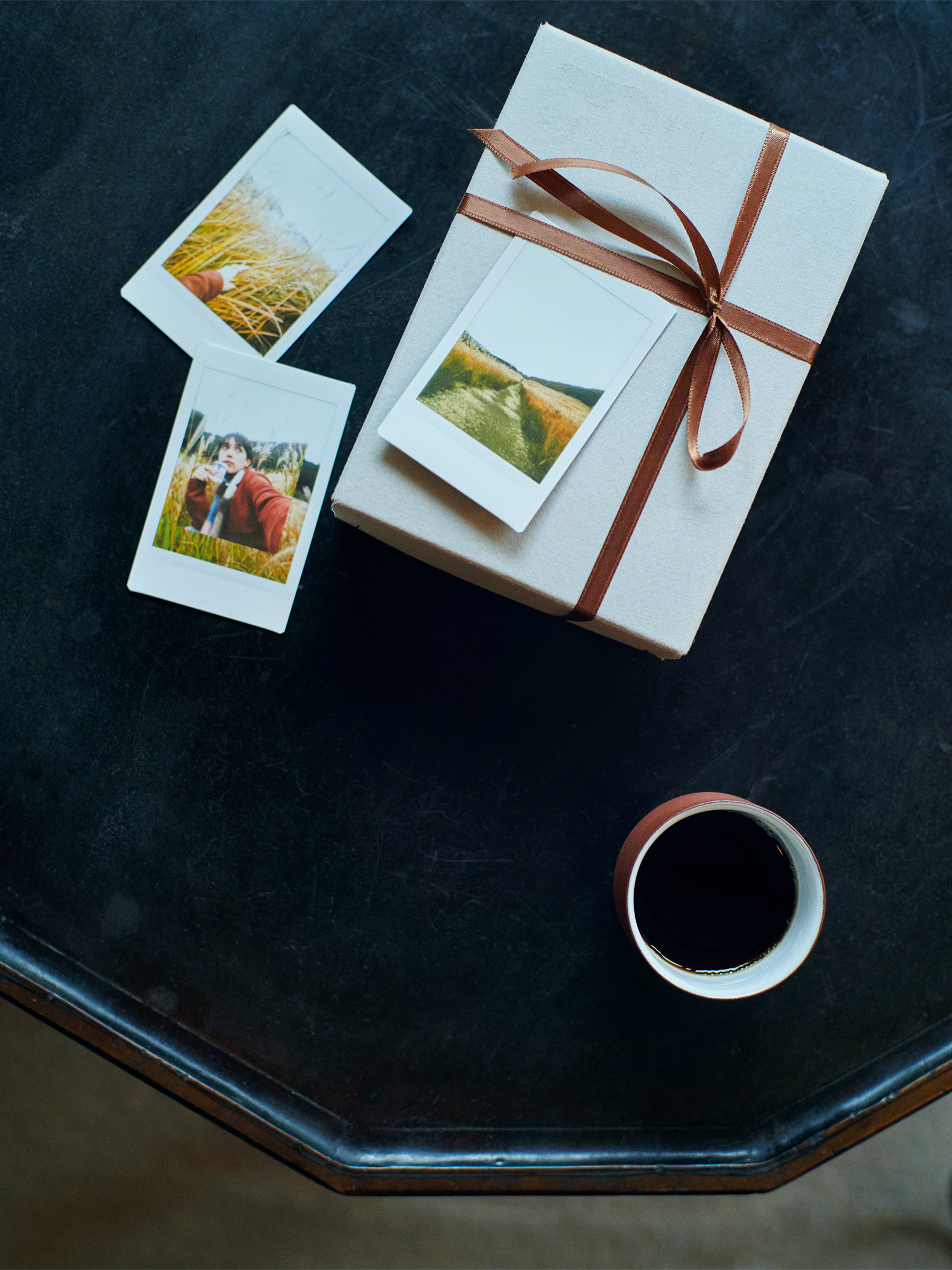 写真: プレゼントに写真を添えて