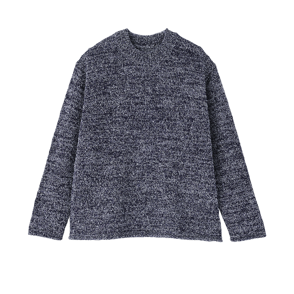 写真：コットン混ブークレクルーネックセーター￥7,990