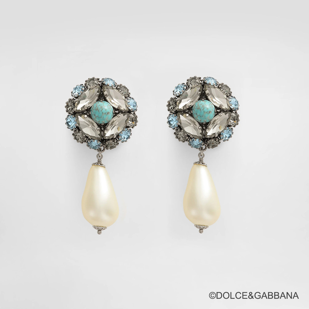 写真：Re edition clip earrings