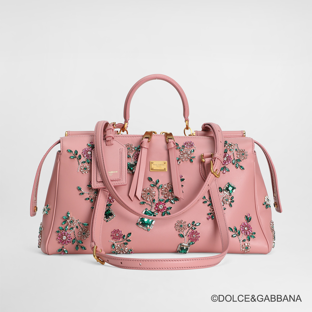 写真：Medium Vittoria handbag with embroidery