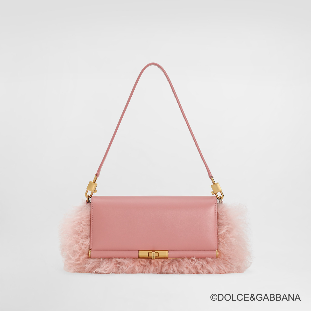 写真：Marlene shearling and palmellato calfskin shoulder bag