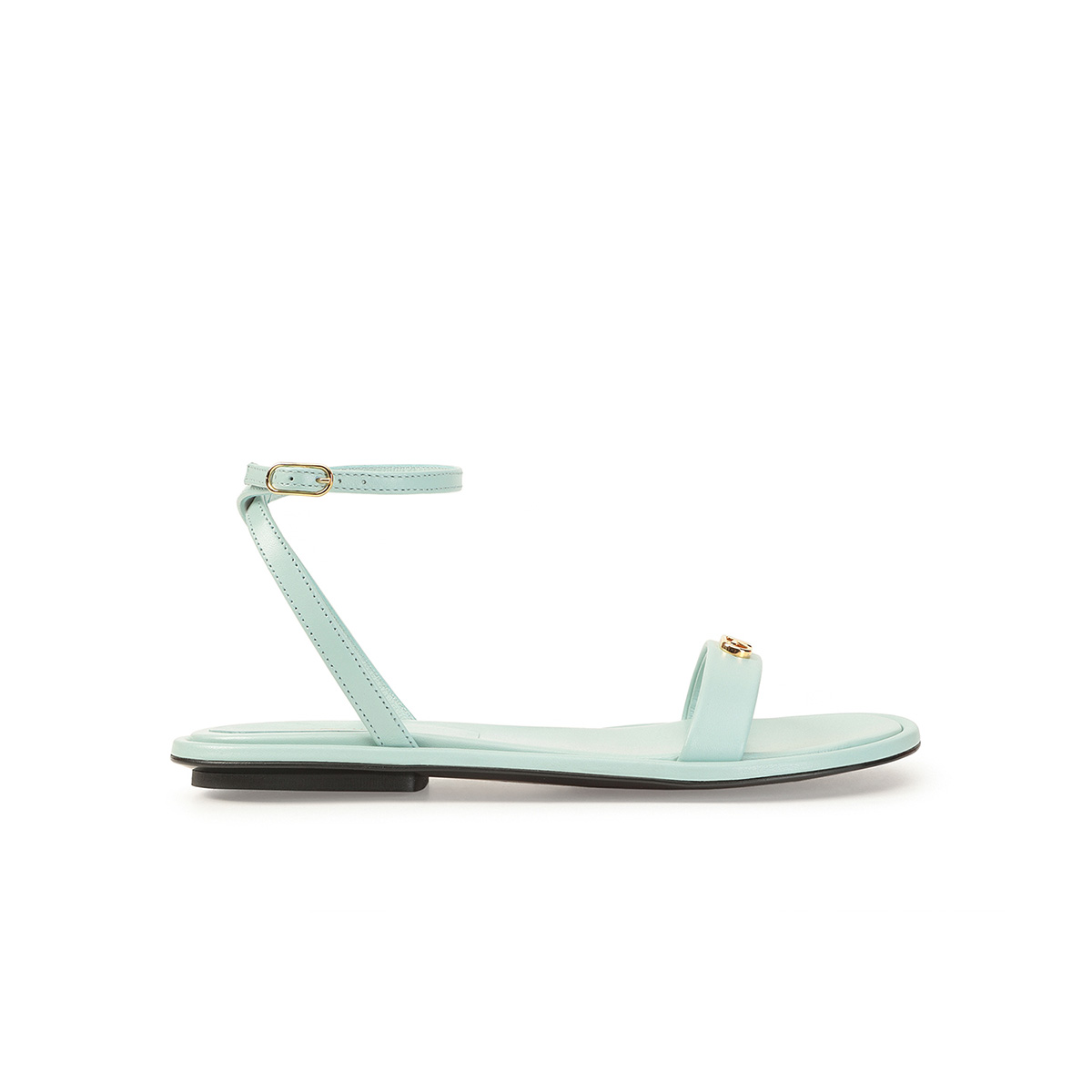 写真：「SURGE」フラットサンダル